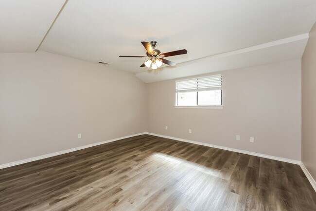 Building Photo - 1134 Madlynne Dr