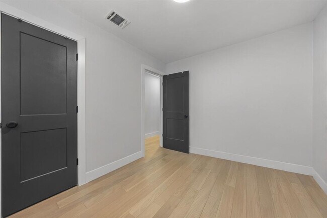 Building Photo - 7901 Seminary Ridge Dr