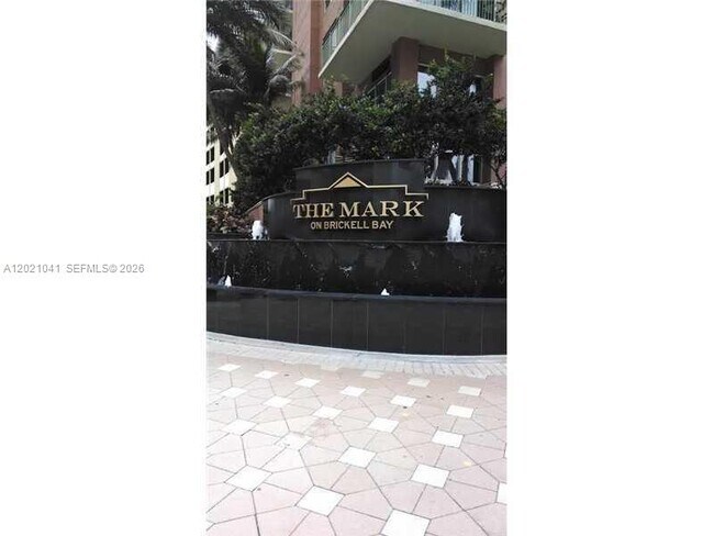Building Photo - 1155 Brickell Bay Dr