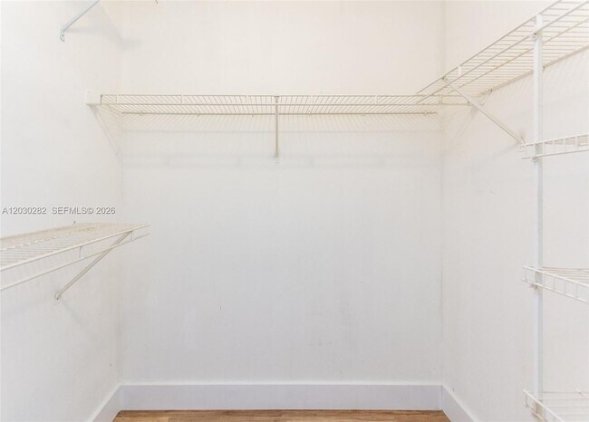Building Photo - 5721 Riverside Dr