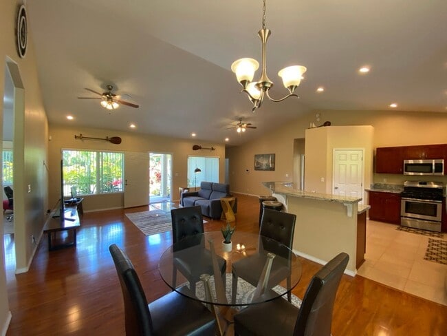 Building Photo - 3/2 Furnished & Pet Friendly-Hawaiian Paradise Park