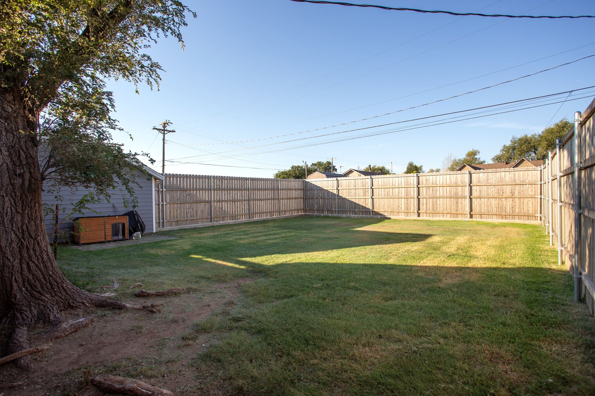 Building Photo - 1105 Main St