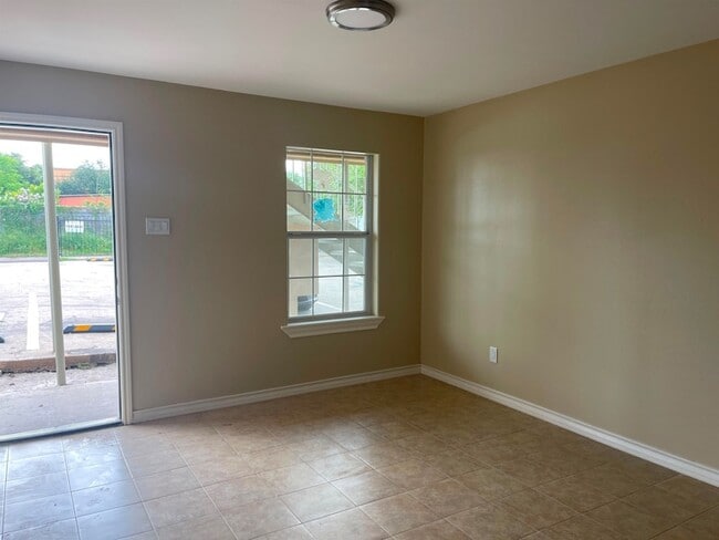 Building Photo - 4018 San Agustin Ave