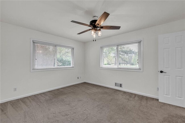 Building Photo - 318 Tyrone Rd