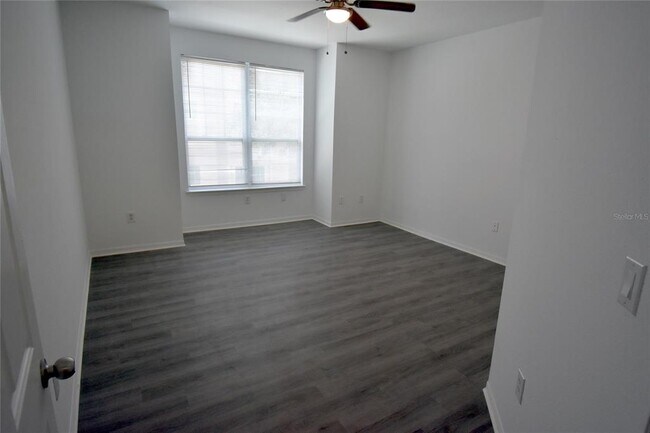 Building Photo - 2000 Erving Cir