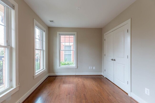 Building Photo - 2909 Chancellor's Way NE