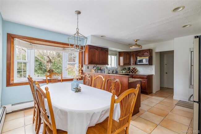 Building Photo - 44 Frazer Dr