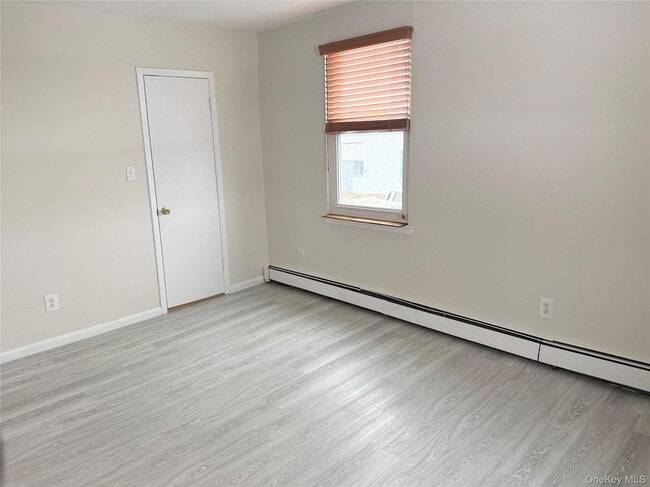 Building Photo - 3 Toms Point Ln