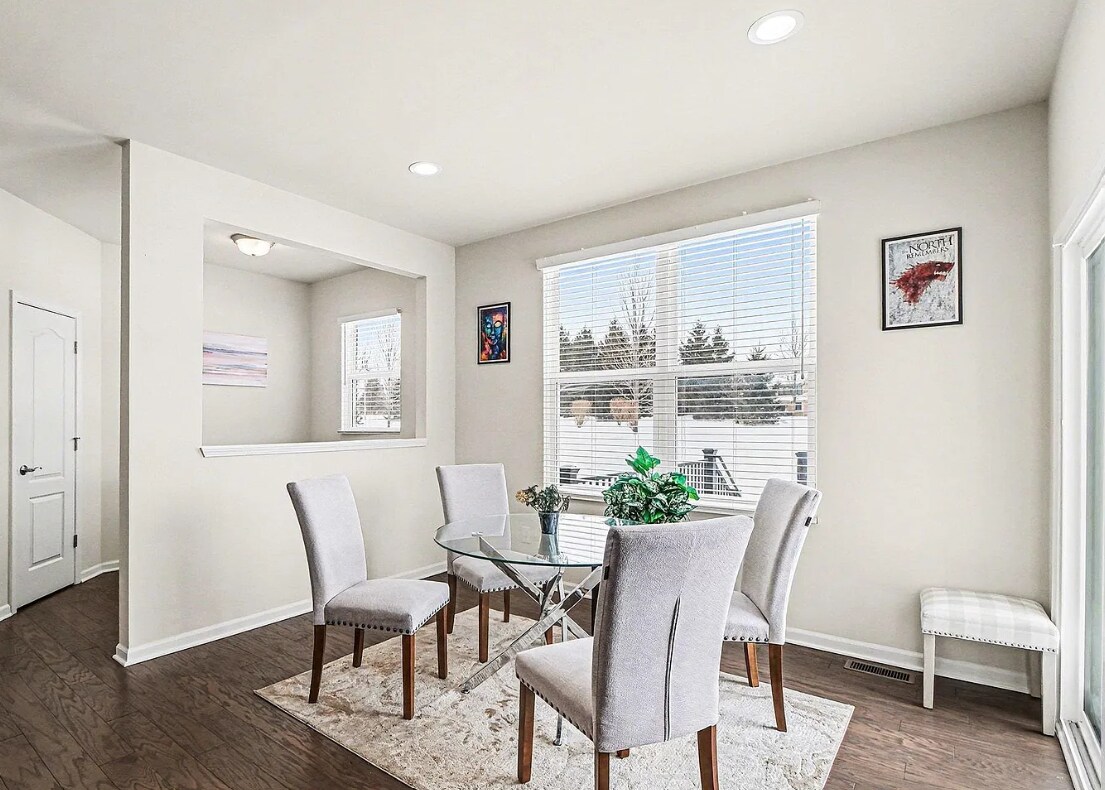 Building Photo - 49772 Shoreline Dr