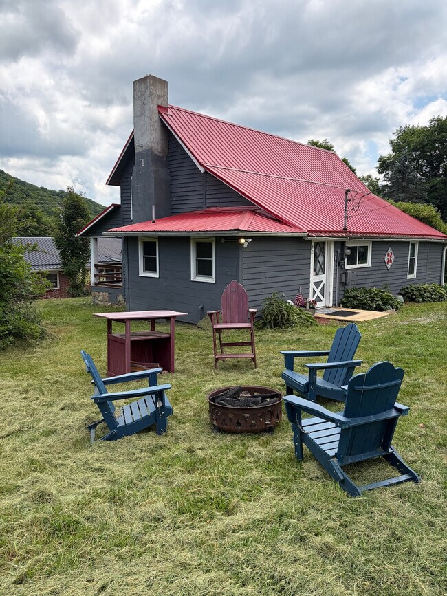 Building Photo - 40 Painter Rd