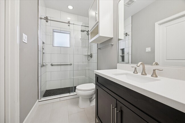 Building Photo - 405 N Nagle St