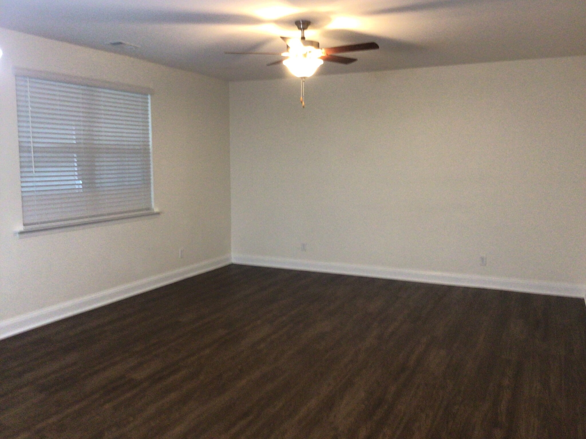 Building Photo - 16 Cherry St