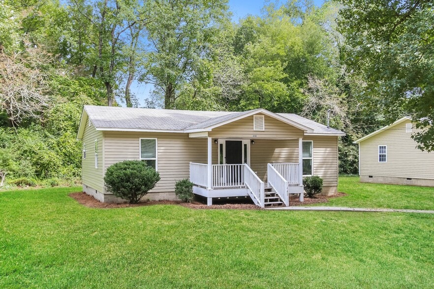 Building Photo - 448 Bussey Ave