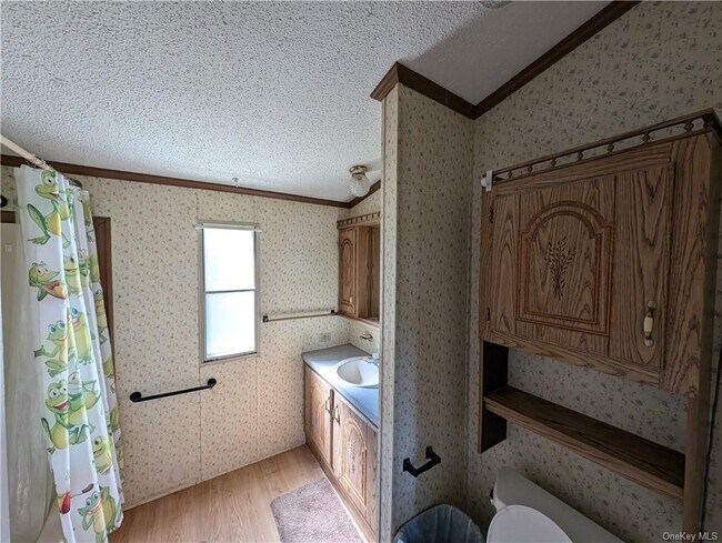 Building Photo - 5 Willow Tree Ln