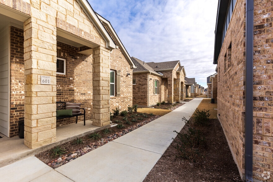 Building Photo - Christopher Todd Communities Celina Park