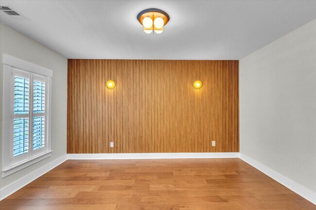 Building Photo - 158 Bluffside Cir