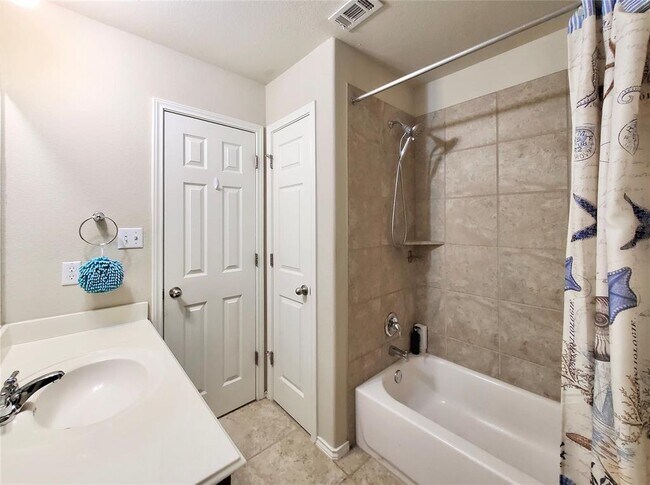 Building Photo - 1436 Lindo Dr