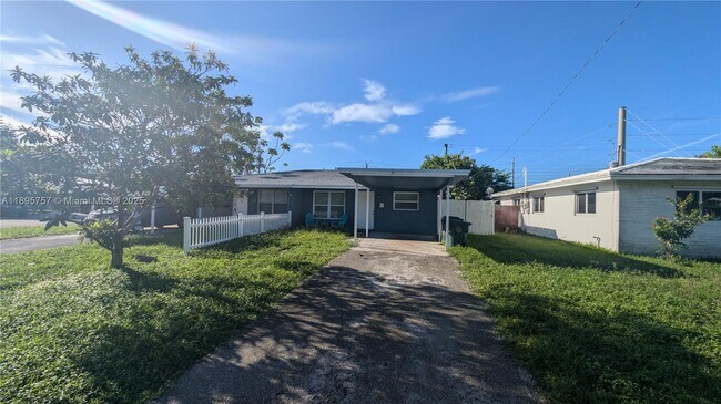 Primary Photo - 460 NE 45th St
