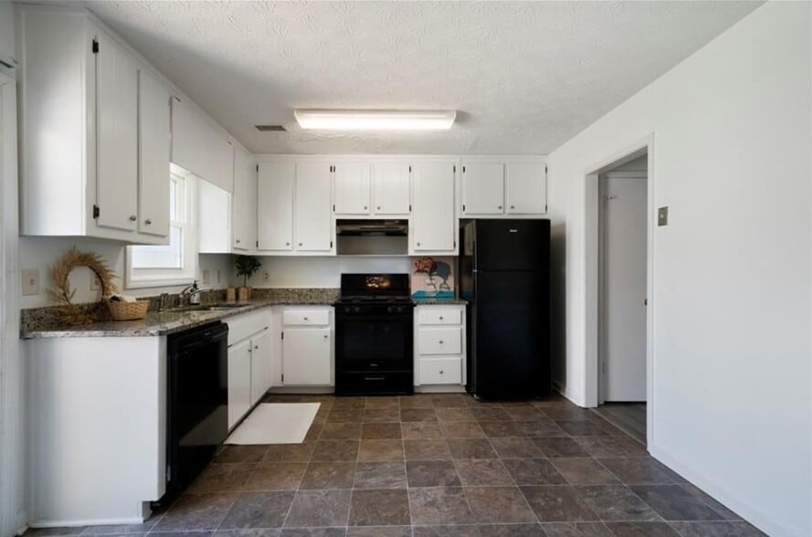 Building Photo - 3200 Duvall Pl NW