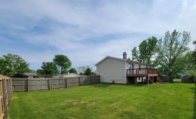 Building Photo - 3932 Silver Ridge Dr