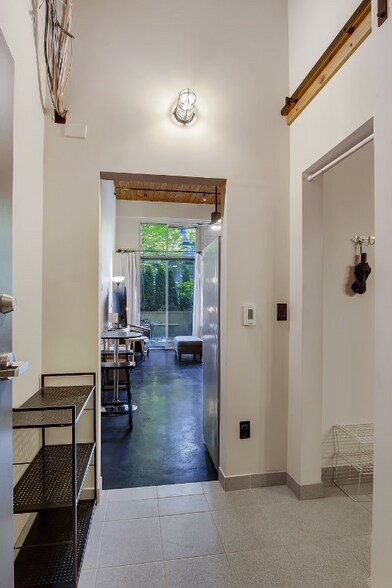 Building Photo - 1812 19th Ave