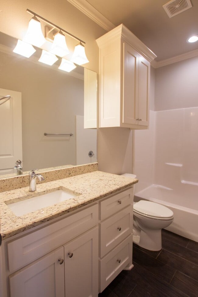 Building Photo - Available Now! Stunning 3 Bedroom 2 Bath Home in Whitehouse!