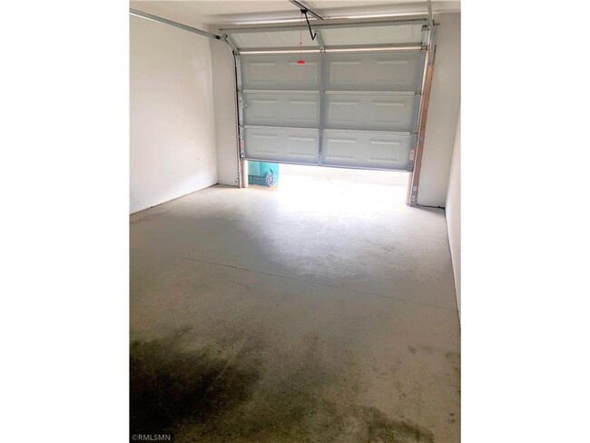 Building Photo - 831 Highview Dr