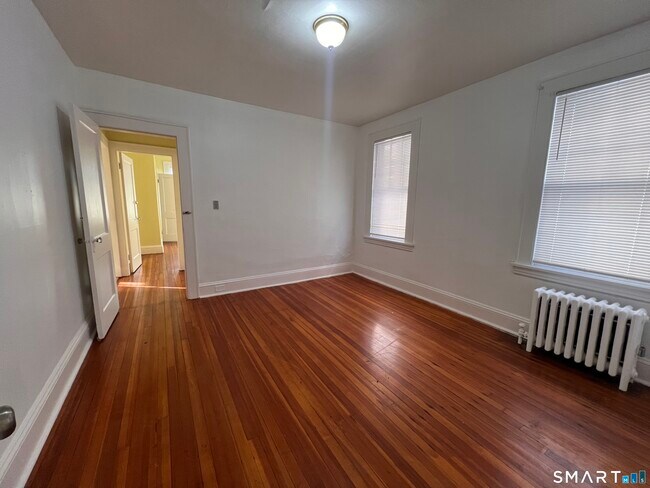 Building Photo - 2125 E Main St