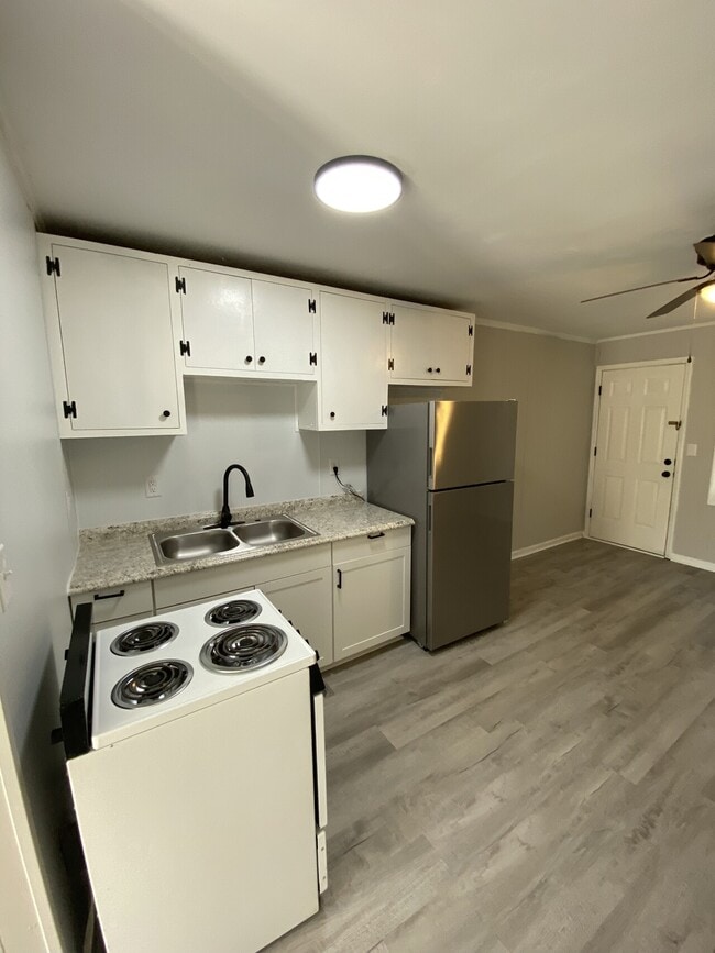 Building Photo - 913 N Weldon St