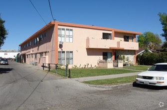 Building Photo - 14039 Archwood St