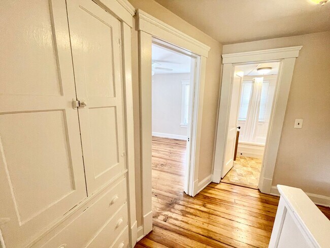 Building Photo - 136-136 Cleveland St