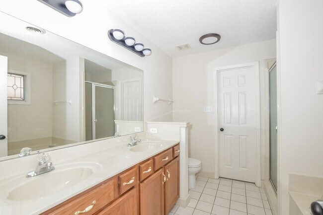 Building Photo - 4462 Alixs Dr