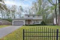 Building Photo - 3 Heather Ln