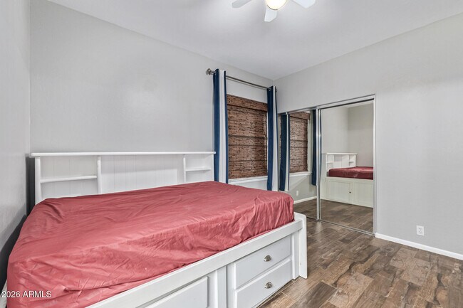 Building Photo - 10271 Jasmine Dr