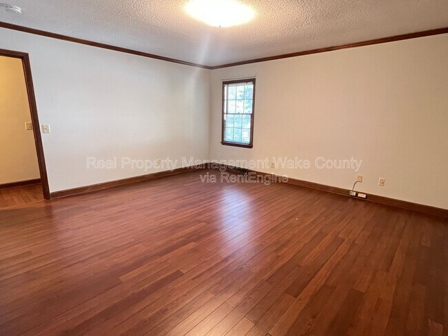 Building Photo - 7404 Valley Run Dr