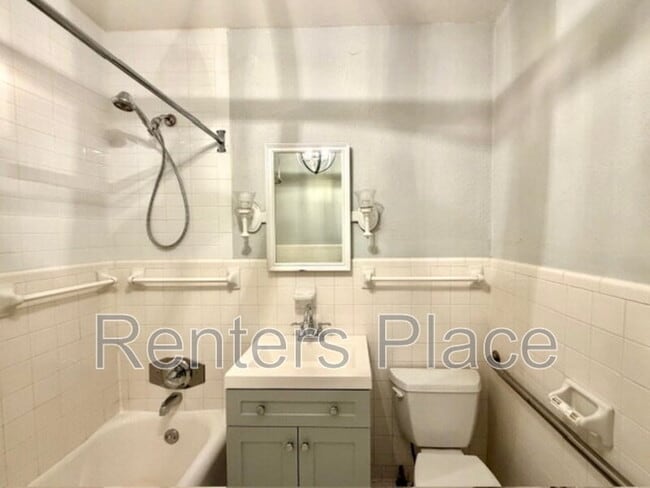 Building Photo - 1316 S Florence Pl