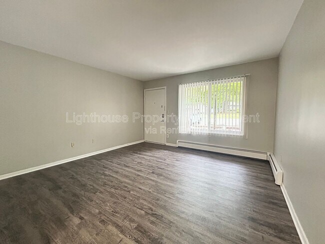 Building Photo - 1350 Kendall St SE