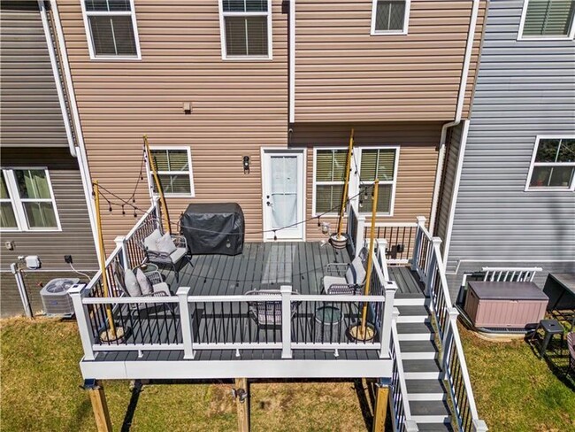Building Photo - 484 Greenwood Dr