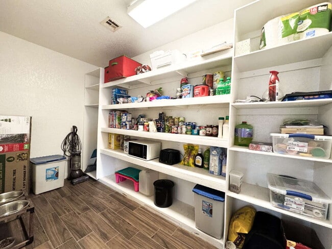 Building Photo - "Charming 4-Bedroom, 2 Bathroom Pool Home in Ocotillo!" HALF OFF FIRST MONTH'S RENT IF A LEASE IS...