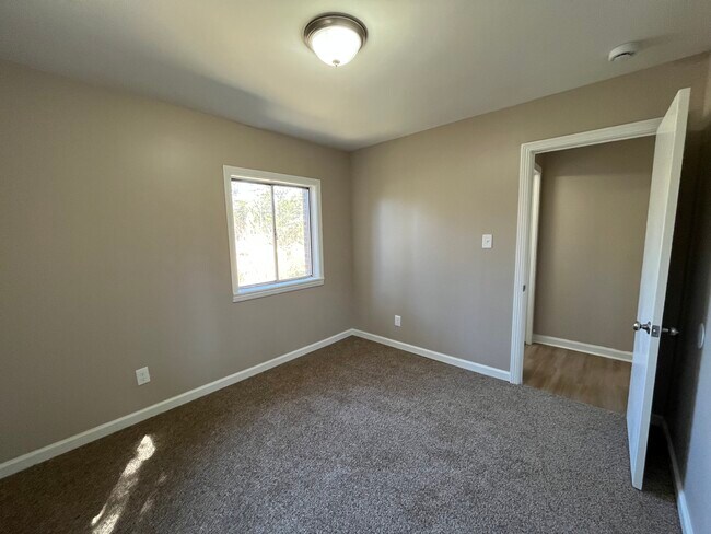 Building Photo - 532 Belmar Dr