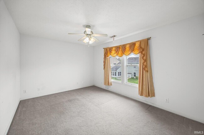 Building Photo - 987 Marwyck St