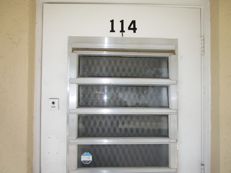 View unit number - 9911 Sandalfoot Blvd