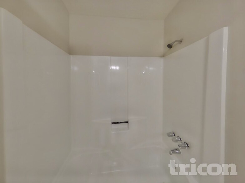 Building Photo - 30 Carriage Cir