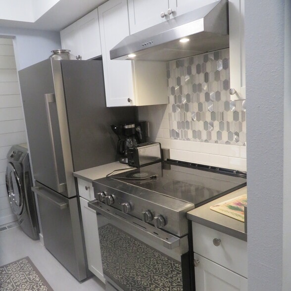 Building Photo - 7270 Huntsmen Cir