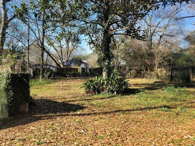 Building Photo - 3338 S Hull St