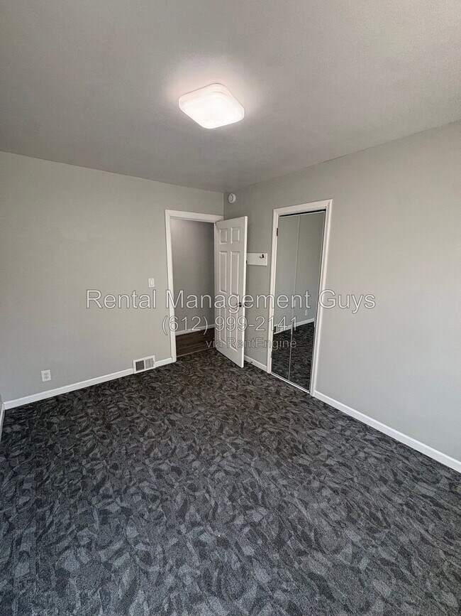 Building Photo - 3357 Minnehaha Ave