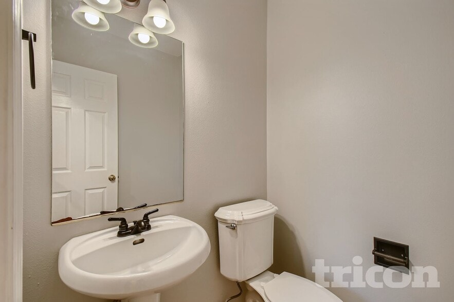 Building Photo - 28501 SW Meadows Loop