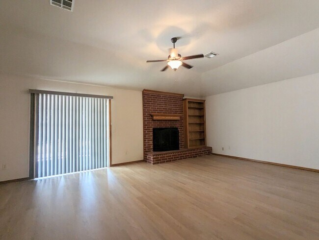 Building Photo - 5516 SE 81st St