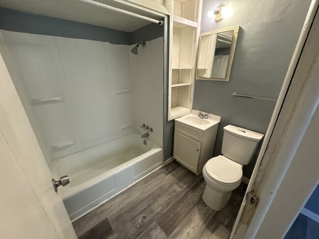 Building Photo - 1110 17th Ave