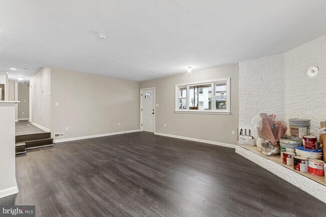 Building Photo - 1144 3rd St
